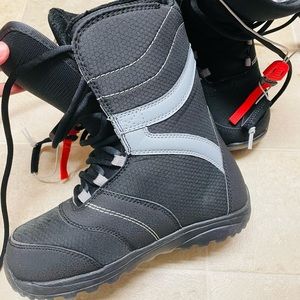 Burton snowboard boots women